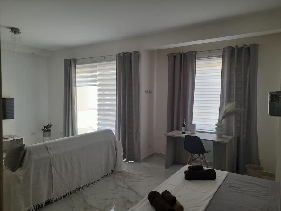 Coral Reef Apartments St. Paul's Bay Exterior foto